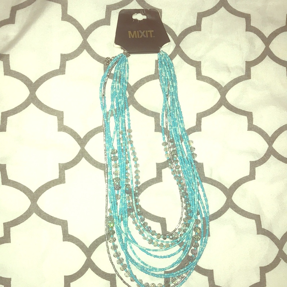 NWT Blue & silver beaded necklace